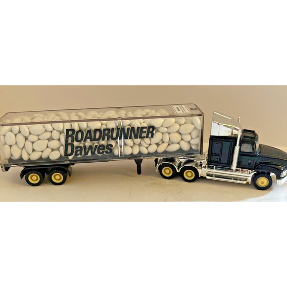 Roadrunner Dawes Truck w Candy NIB 638 - Picture 1 of 2